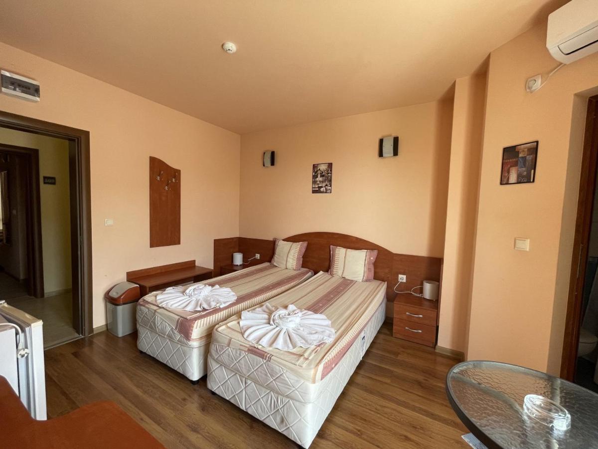 Hotel Vega Kranevo Esterno foto